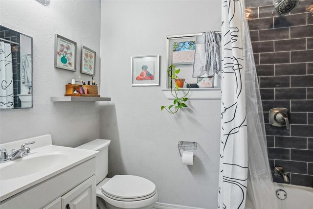 1211 Lansford Avenue, Dallas, TX 75224