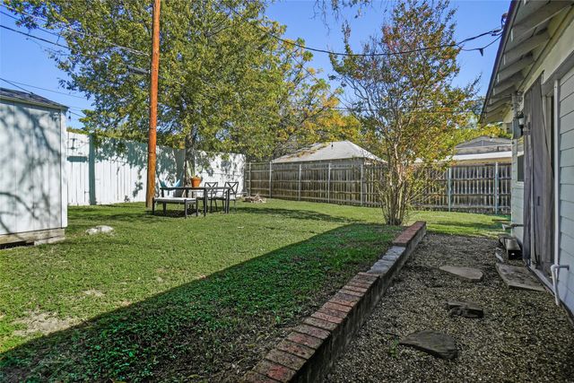 1211 Lansford Avenue, Dallas, TX 75224