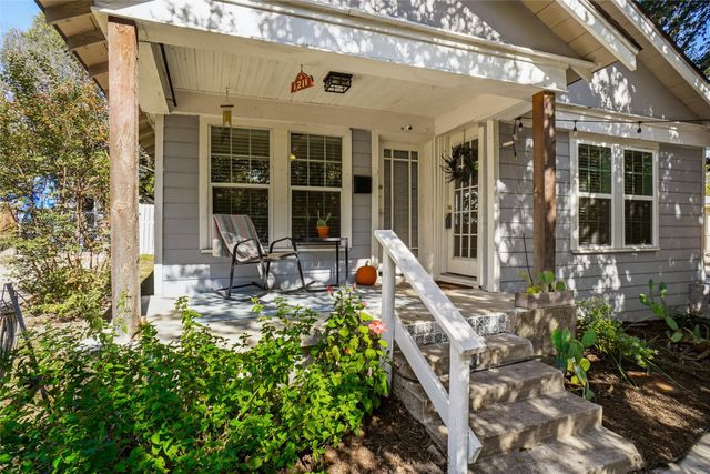 1211 Lansford Avenue, Dallas, TX 75224