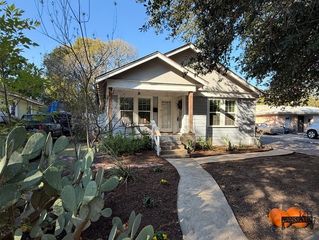 1211 Lansford Avenue, Dallas, TX 75224