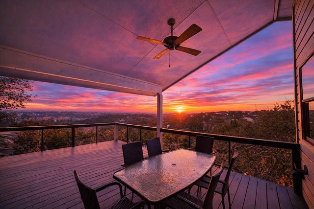 108 Schooner DR, Lakeway, TX 78738