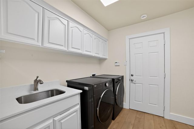 108 Schooner DR, Lakeway, TX 78738