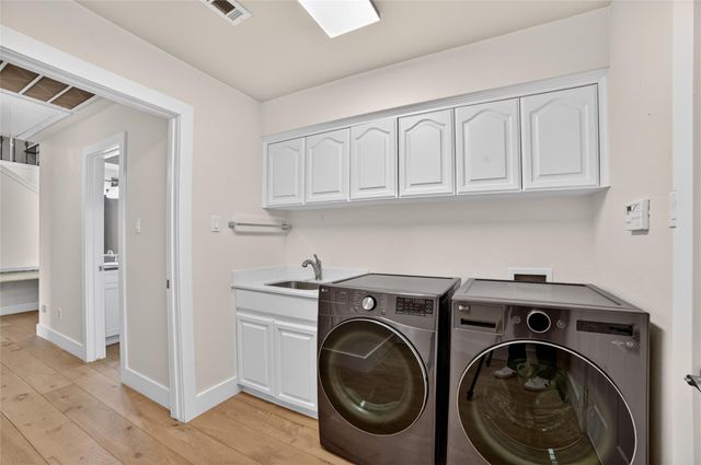 108 Schooner DR, Lakeway, TX 78738