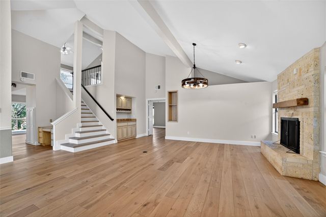 108 Schooner DR, Lakeway, TX 78738