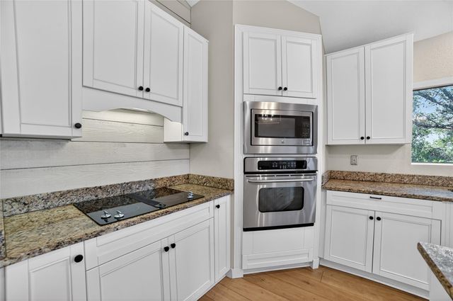 108 Schooner DR, Lakeway, TX 78738