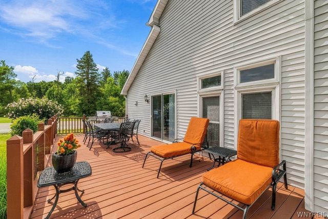 951 Robin Road, Amherst, NY 14228