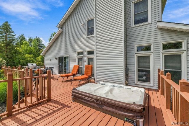 951 Robin Road, Amherst, NY 14228