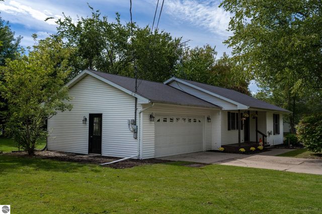 514 Brown Street, Alma, MI 48801