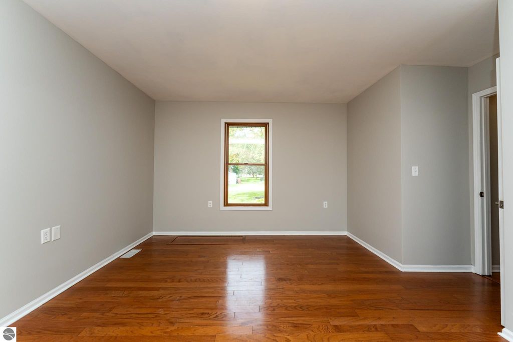 Image 15 of property listing at 514 Brown Street, Alma, MI 48801