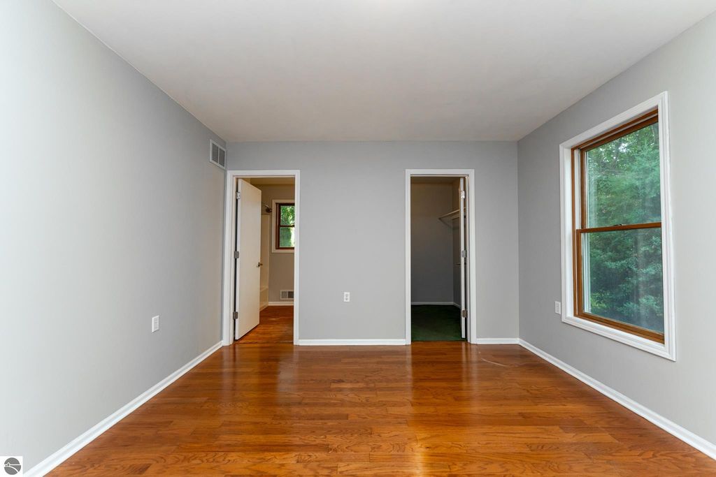 Image 16 of property listing at 514 Brown Street, Alma, MI 48801