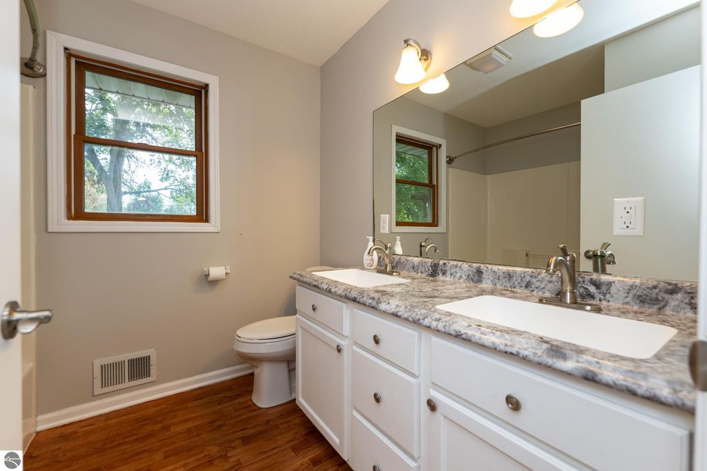 Image 18 of property listing at 514 Brown Street, Alma, MI 48801