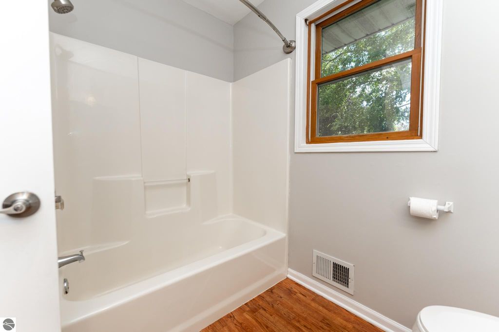Image 19 of property listing at 514 Brown Street, Alma, MI 48801