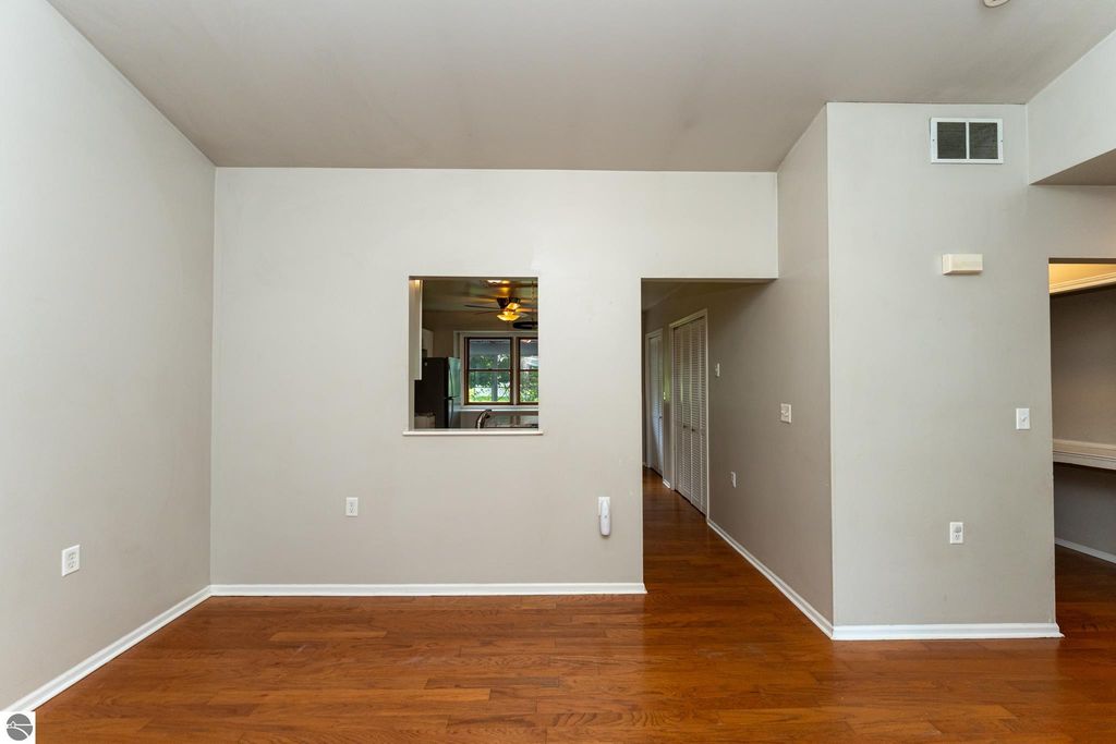 Image 7 of property listing at 514 Brown Street, Alma, MI 48801