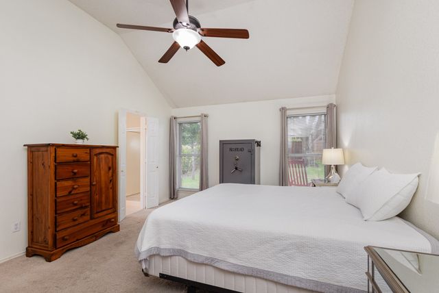900 Valley View Drive, Lewisville, TX 75067