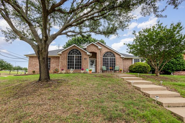 900 Valley View Drive, Lewisville, TX 75067