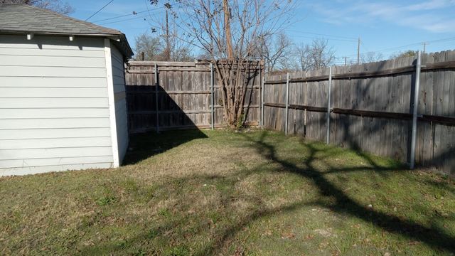 1510 Carson Street, Dallas, TX 75216