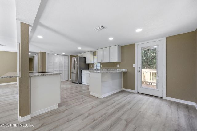 225 PEPPERMINT Avenue, Middleburg, FL 32068