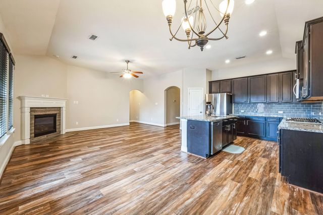 3414 Lake Court, Rosharon, TX 77583