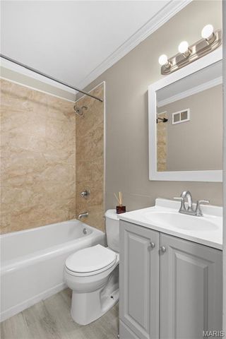 820 Saint Brendan Lane, Florissant, MO 63031