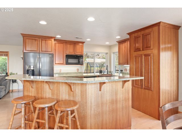 3854 MONROE St, Eugene, OR 97405