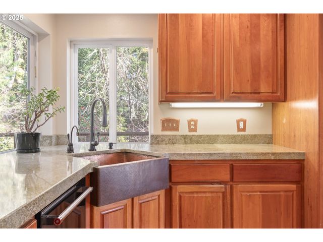 3854 MONROE St, Eugene, OR 97405