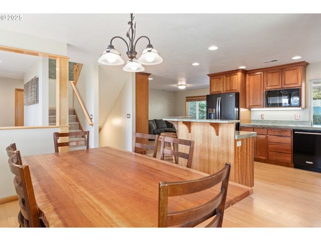 3854 MONROE St, Eugene, OR 97405