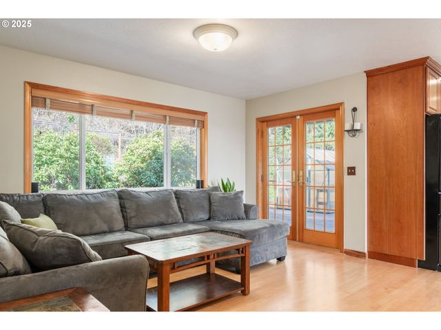 3854 MONROE St, Eugene, OR 97405