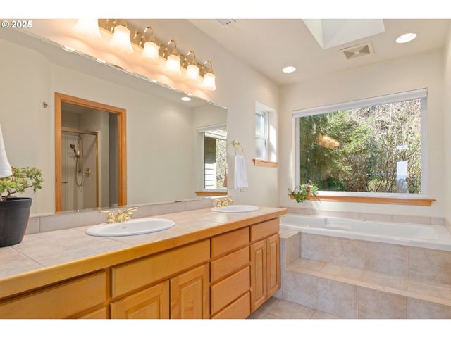 3854 MONROE St, Eugene, OR 97405