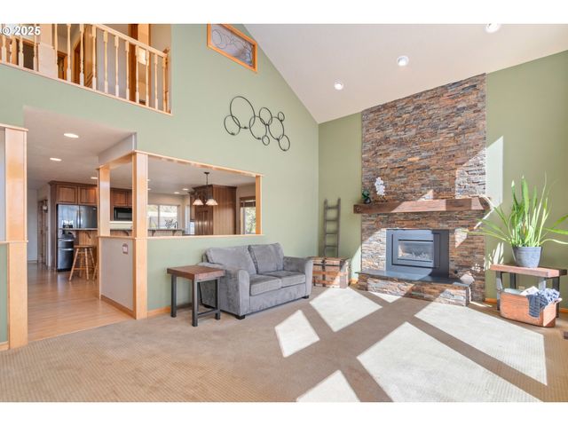 3854 MONROE St, Eugene, OR 97405