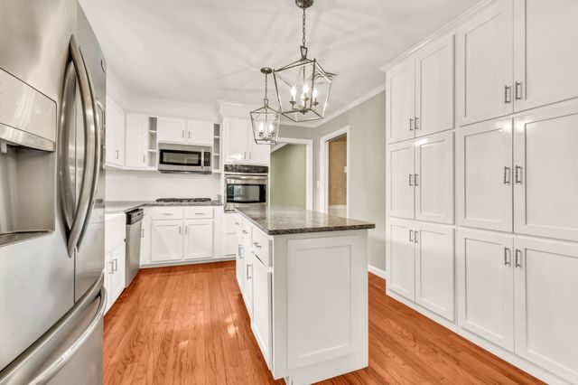 1283 Morgan Rd, Clarksville, TN 37040