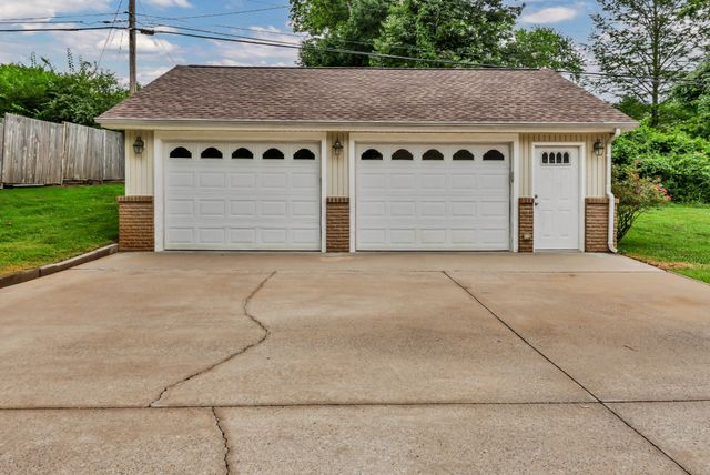 1283 Morgan Rd, Clarksville, TN 37040