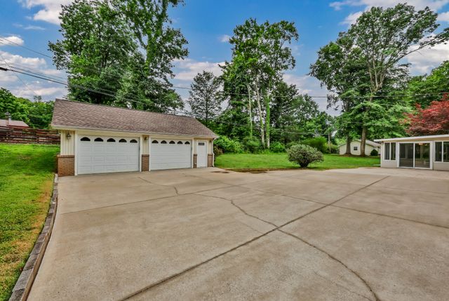 1283 Morgan Rd, Clarksville, TN 37040