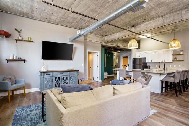 321 W 7th Street 103, Kansas City, MO 64105
