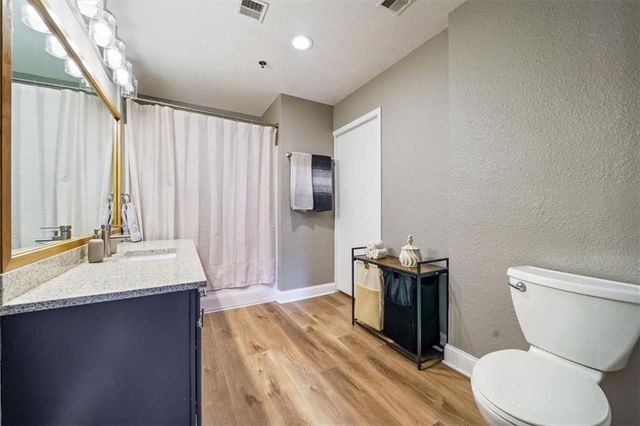321 W 7th Street 103, Kansas City, MO 64105
