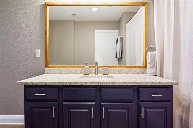 321 W 7th Street 103, Kansas City, MO 64105
