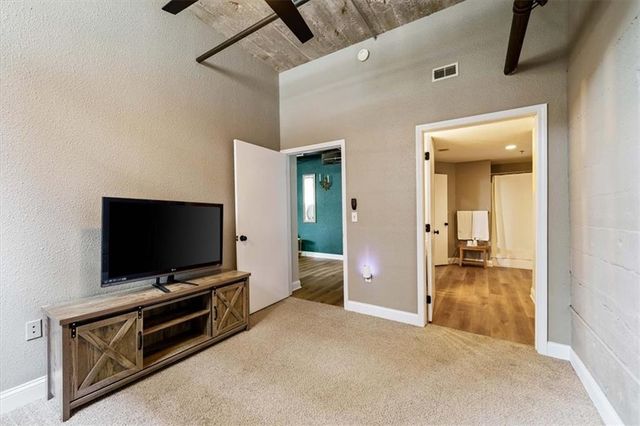 321 W 7th Street 103, Kansas City, MO 64105