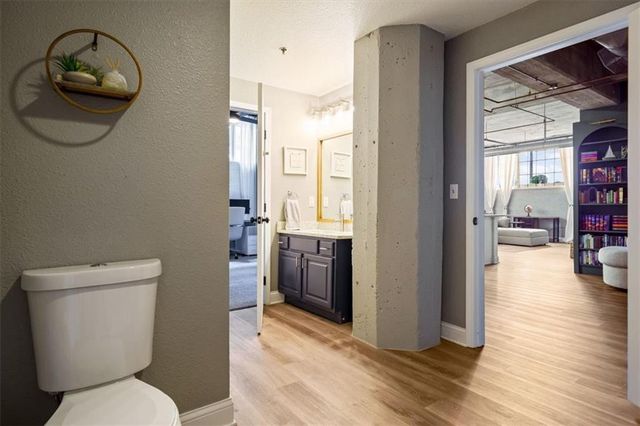 321 W 7th Street 103, Kansas City, MO 64105