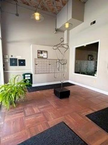 321 W 7th Street 103, Kansas City, MO 64105