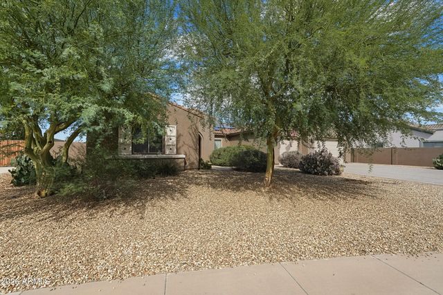 18428 W MONTEBELLO Avenue, Litchfield Park, AZ 85340