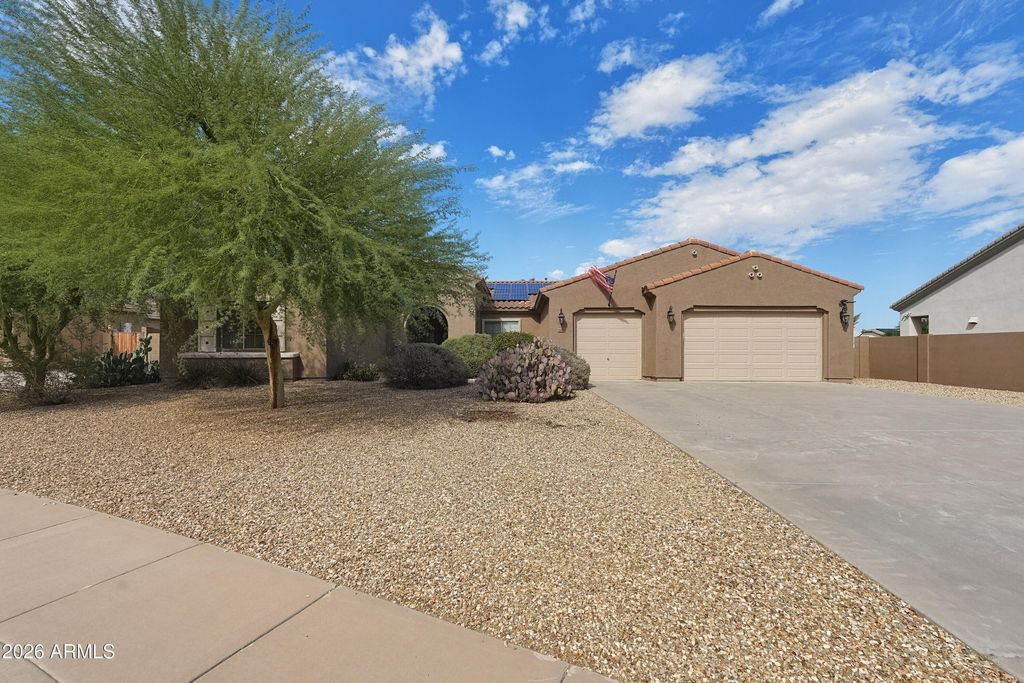 18428 W MONTEBELLO Avenue, Litchfield Park, AZ 85340