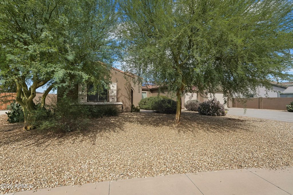 18428 W MONTEBELLO Avenue, Litchfield Park, AZ 85340 — photo 3