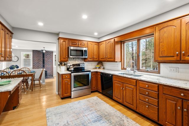 41 Old Coach Road, Sudbury, MA 01776