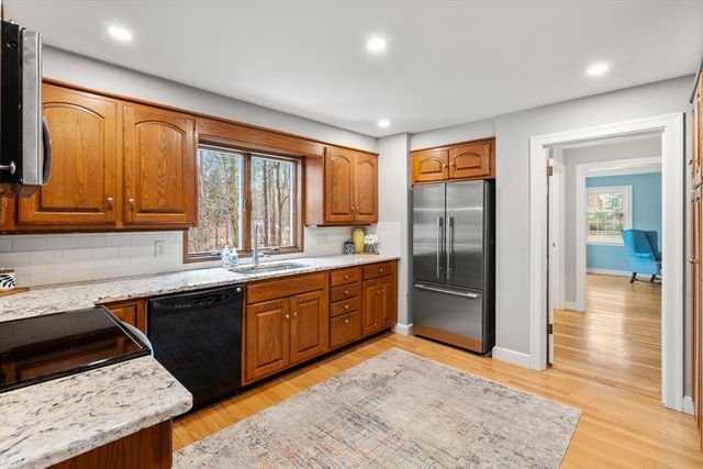41 Old Coach Road, Sudbury, MA 01776