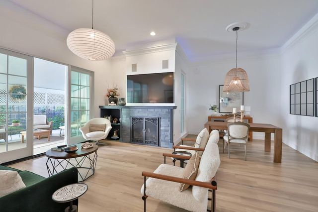 7598 Sunmore Ln, Sacramento, CA 95828