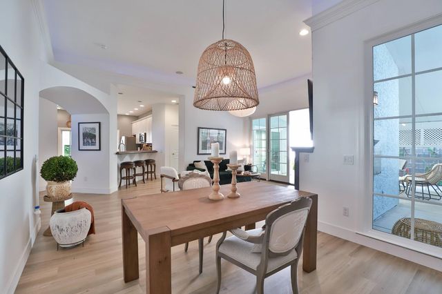 7598 Sunmore Ln, Sacramento, CA 95828