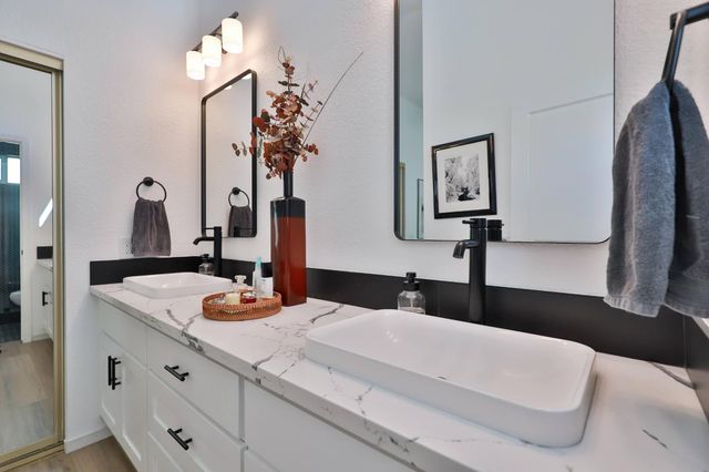7598 Sunmore Ln, Sacramento, CA 95828