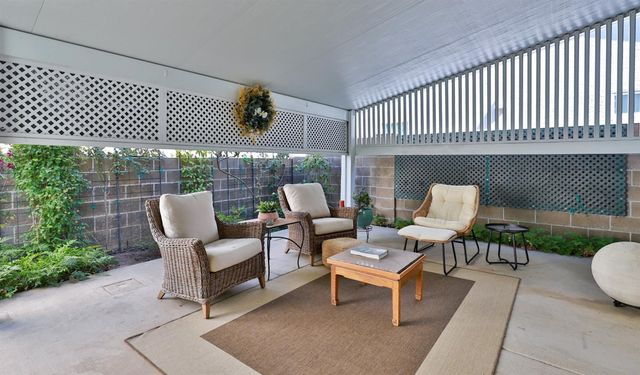 7598 Sunmore Ln, Sacramento, CA 95828