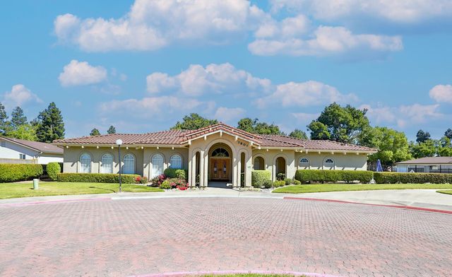 7598 Sunmore Ln, Sacramento, CA 95828