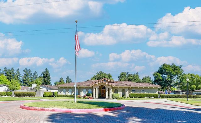 7598 Sunmore Ln, Sacramento, CA 95828