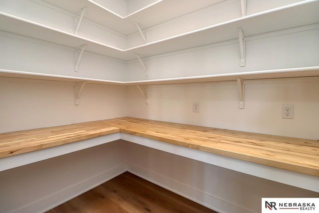 7755 Aero Circle, Lincoln, NE 68516